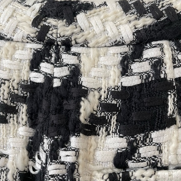 Alice + Olivia houndstooth high waisted tweed shorts 0 - Picture 5 of 8